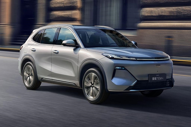 Geely Perkuat Strategi Elektrifikasi di Indonesia Lewat Starray EM-i dan EX5