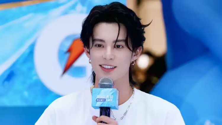Sosok Dylan Wang, Aktor China yang Kian Bersinar, Profil, Karier dan Film Terbaru